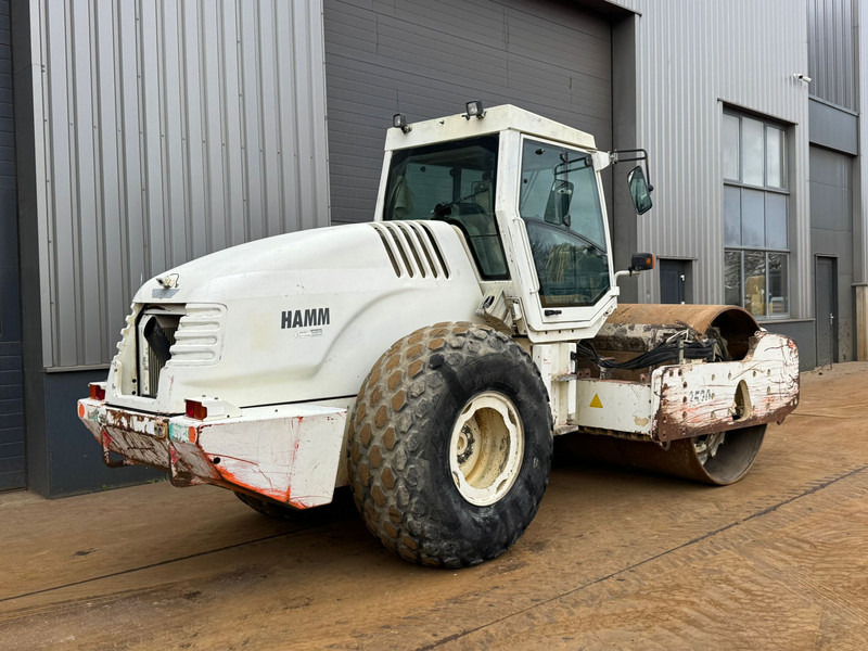 Hamm 3520 - Henger: 4 kép. Hamm 3520 - Henger: 4 kép.