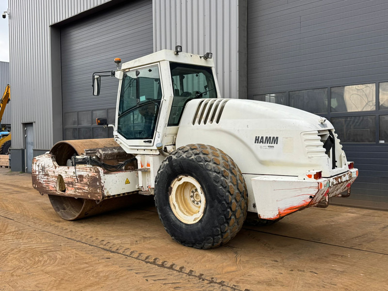 Hamm 3520 - Henger: 3 kép. Hamm 3520 - Henger: 3 kép.