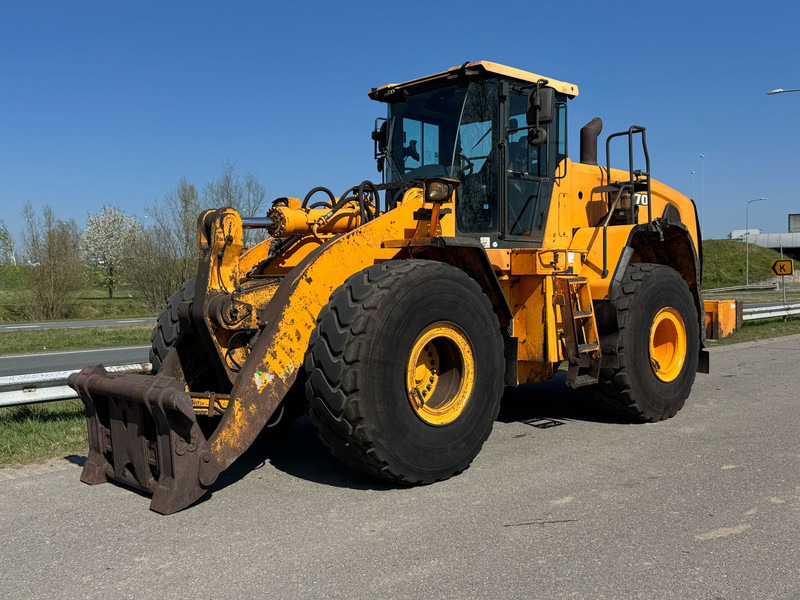 Hyundai HL970 - Gumikerekes homlokrakodó: 3 kép. Hyundai HL970 - Gumikerekes homlokrakodó: 3 kép.