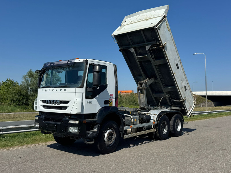 Iveco Trakker 410 6x4 Kipper - Billenőplatós teherautó: 1 kép. Iveco Trakker 410 6x4 Kipper - Billenőplatós teherautó: 1 kép.