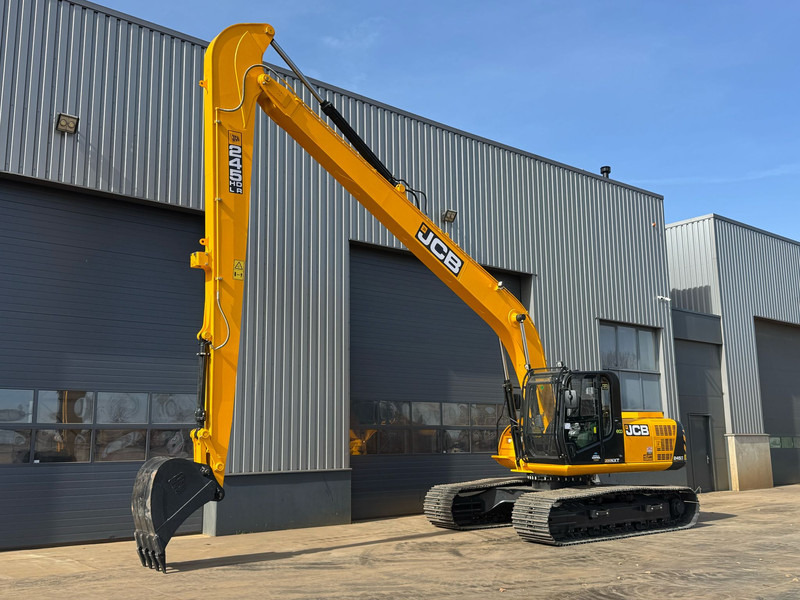 JCB 245LR Long Reach Excavator - Kotrógép: 2 kép. JCB 245LR Long Reach Excavator - Kotrógép: 2 kép.
