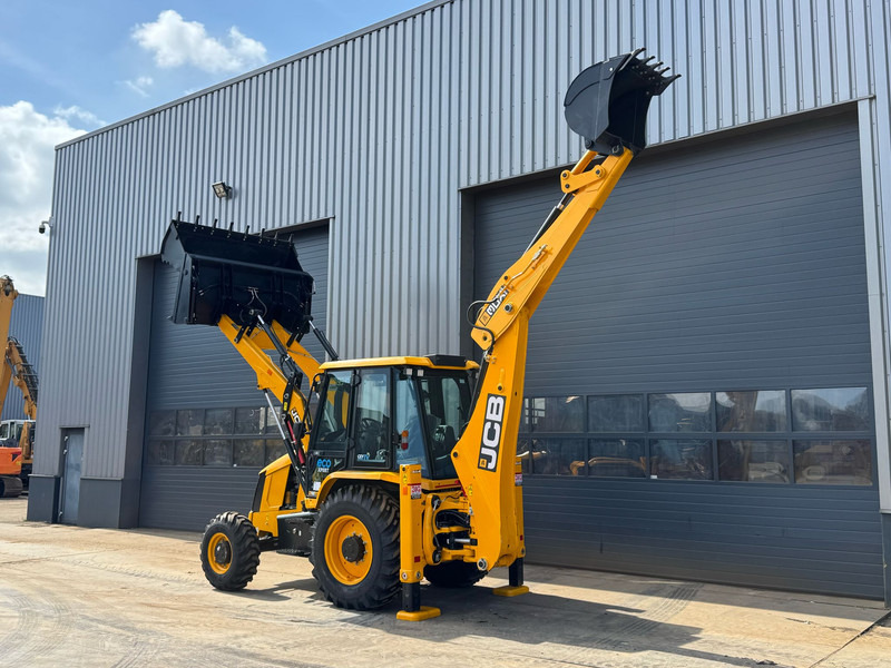 JCB 3DX 4x4 4-1 Bucket, Hammerlines - Kotrórakodó: 3 kép. JCB 3DX 4x4 4-1 Bucket, Hammerlines - Kotrórakodó: 3 kép.