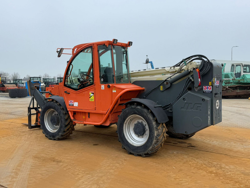 JLG 4017 - Teleszkópos rakodó: 4 kép. JLG 4017 - Teleszkópos rakodó: 4 kép.