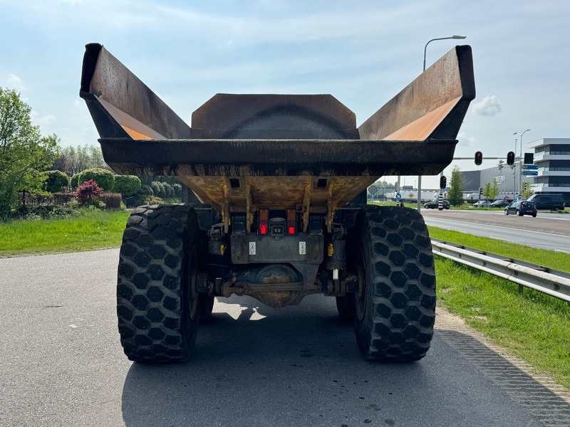 Komatsu HM300-2 - Csuklós dömper: 4 kép. Komatsu HM300-2 - Csuklós dömper: 4 kép.