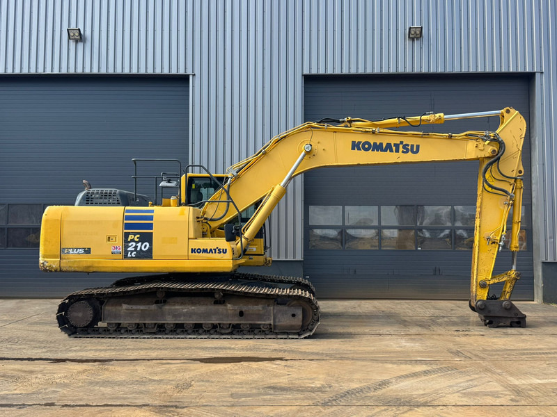 Komatsu PC210LC-10 - Lánctalpas kotró: 5 kép. Komatsu PC210LC-10 - Lánctalpas kotró: 5 kép.