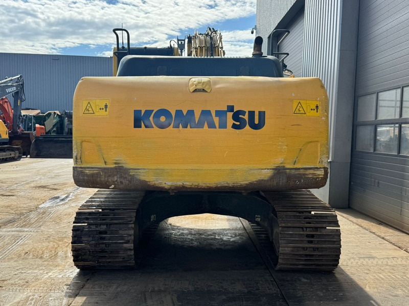 Komatsu PC210LC-10 - Lánctalpas kotró: 4 kép. Komatsu PC210LC-10 - Lánctalpas kotró: 4 kép.
