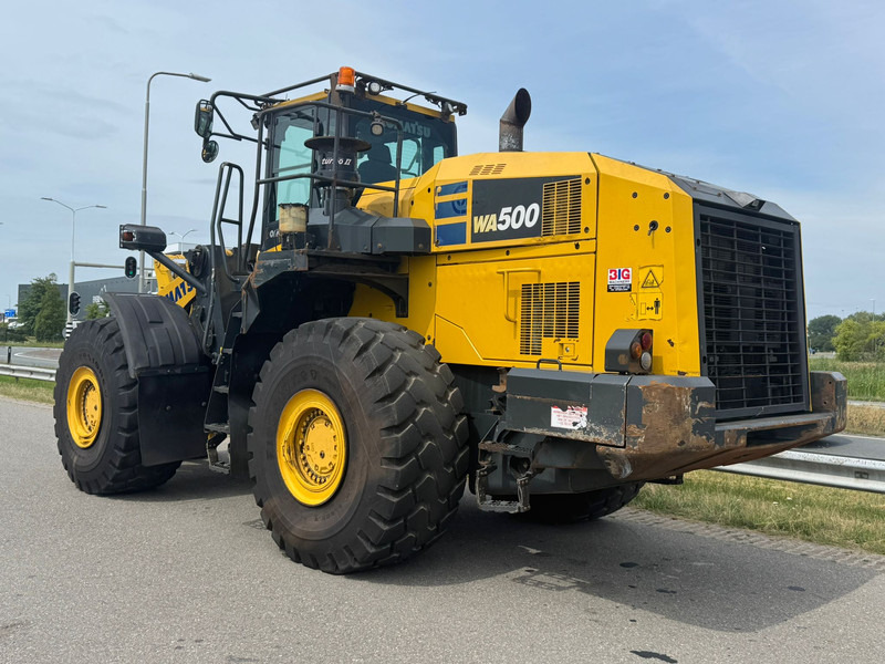 Komatsu WA500-8 Wheel Loader - Gumikerekes homlokrakodó: 3 kép. Komatsu WA500-8 Wheel Loader - Gumikerekes homlokrakodó: 3 kép.