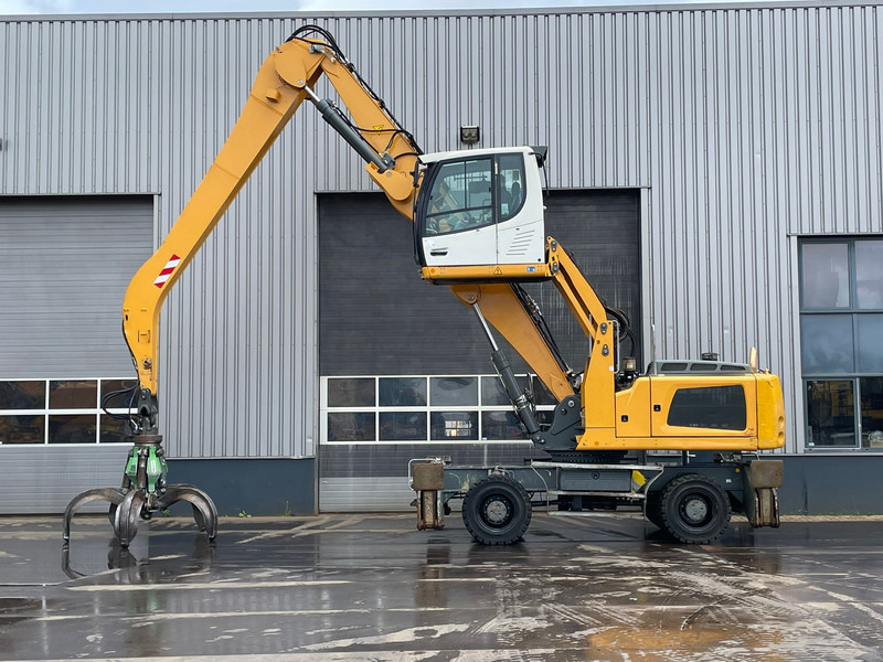 Liebherr LH30 M - Material Handler - Hulladék kotró: 4 kép. Liebherr LH30 M - Material Handler - Hulladék kotró: 4 kép.