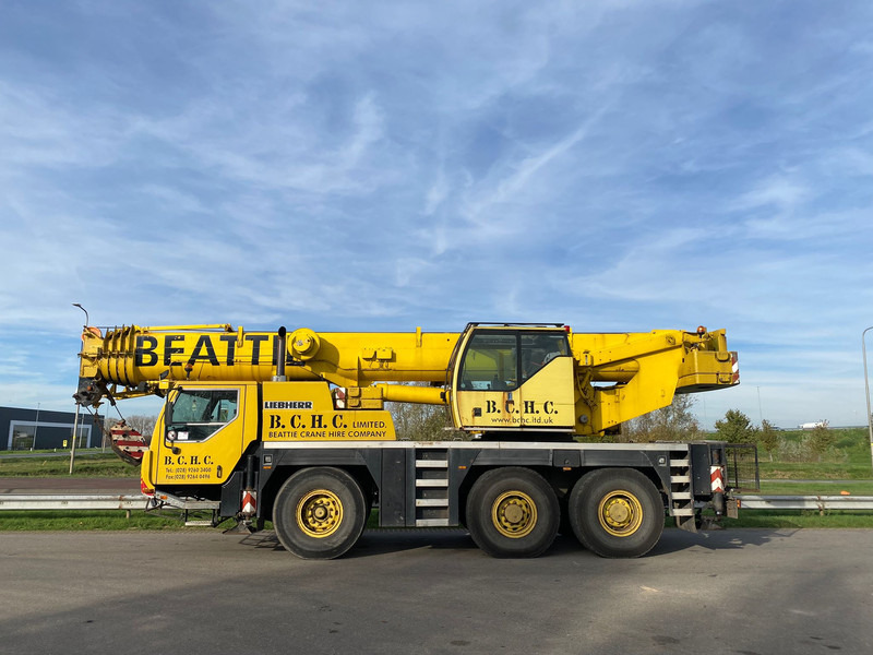 Liebherr LTM1055/1 - Autódaru: 2 kép. Liebherr LTM1055/1 - Autódaru: 2 kép.