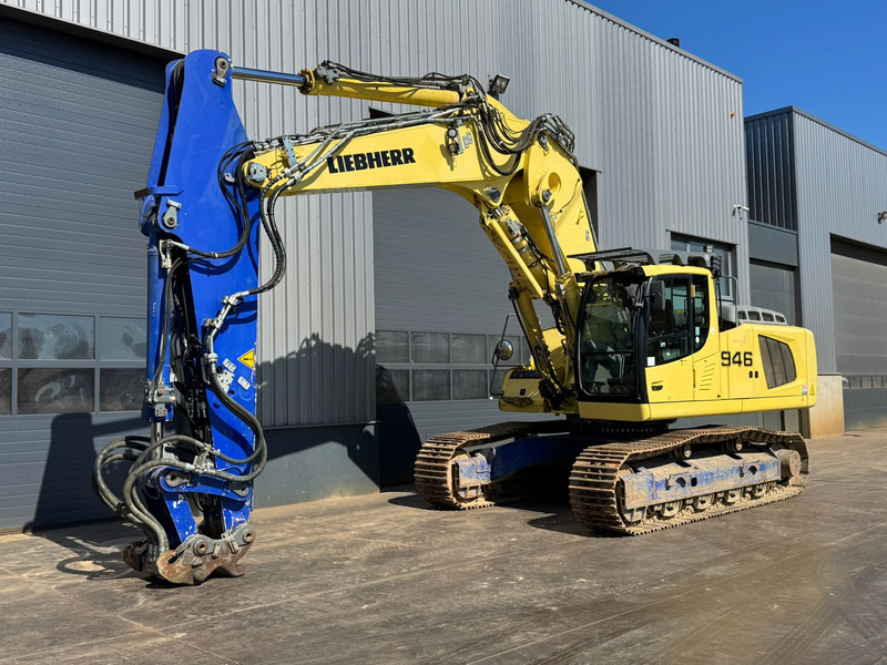 Liebherr R946 - Kotrógép: 2 kép. Liebherr R946 - Kotrógép: 2 kép.