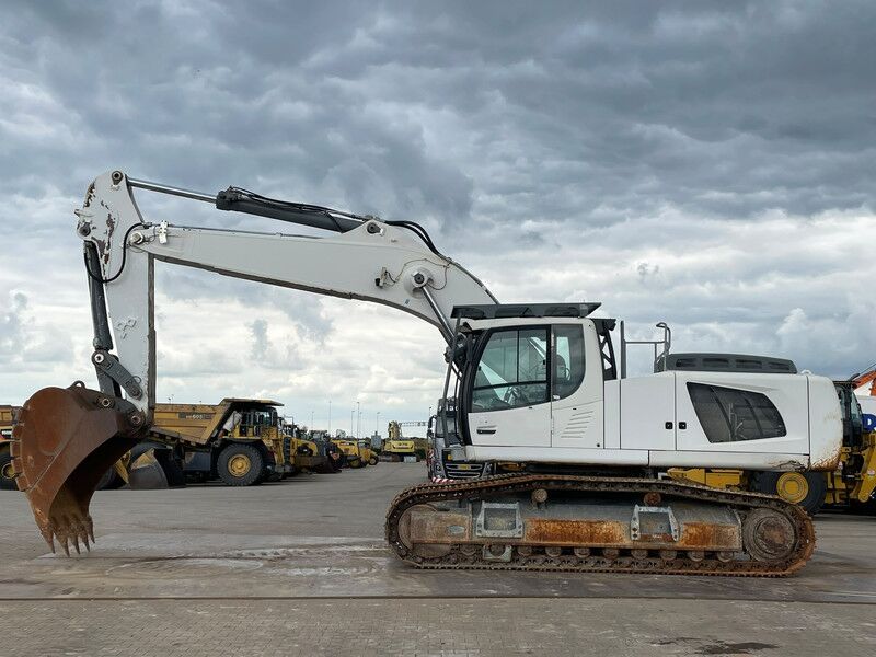 Liebherr R950 SHD (R944 / R945 / R946) - Lánctalpas kotró: 1 kép. Liebherr R950 SHD (R944 / R945 / R946) - Lánctalpas kotró: 1 kép.