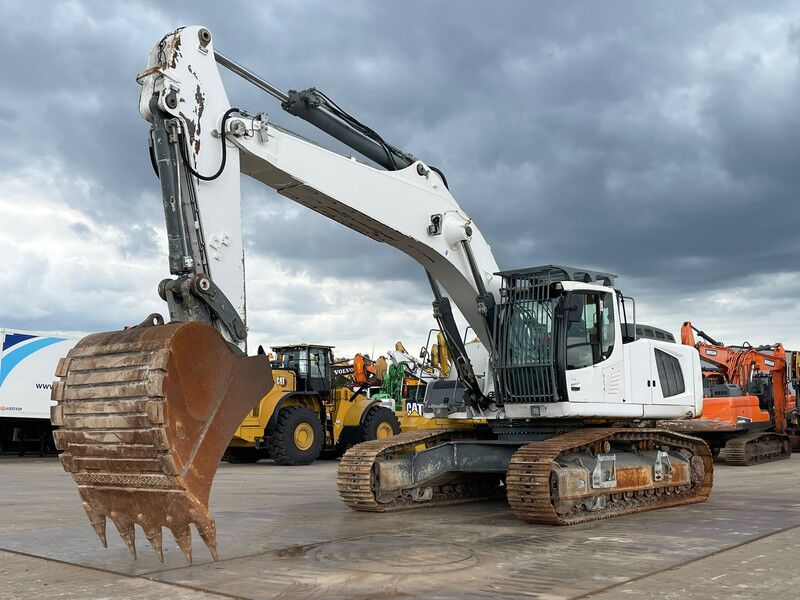 Liebherr R950 SHD (R944 / R945 / R946) - Lánctalpas kotró: 2 kép. Liebherr R950 SHD (R944 / R945 / R946) - Lánctalpas kotró: 2 kép.