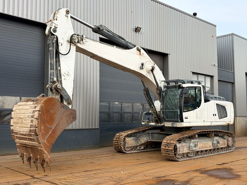 Liebherr R950 SHD (R944 / R945 / R946) - Lánctalpas kotró: 2 kép. Liebherr R950 SHD (R944 / R945 / R946) - Lánctalpas kotró: 2 kép.