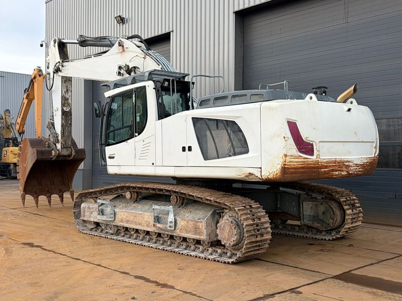 Liebherr R950 SHD (R944 / R945 / R946) - Lánctalpas kotró: 3 kép. Liebherr R950 SHD (R944 / R945 / R946) - Lánctalpas kotró: 3 kép.