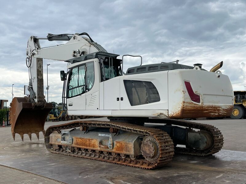 Liebherr R950 SHD (R944 / R945 / R946) - Lánctalpas kotró: 3 kép. Liebherr R950 SHD (R944 / R945 / R946) - Lánctalpas kotró: 3 kép.