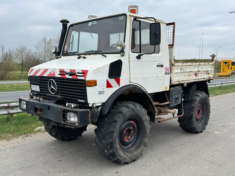 MERCEDESBENZ 424 - Billenőplatós teherautó: 5 kép. MERCEDESBENZ 424 - Billenőplatós teherautó: 5 kép.