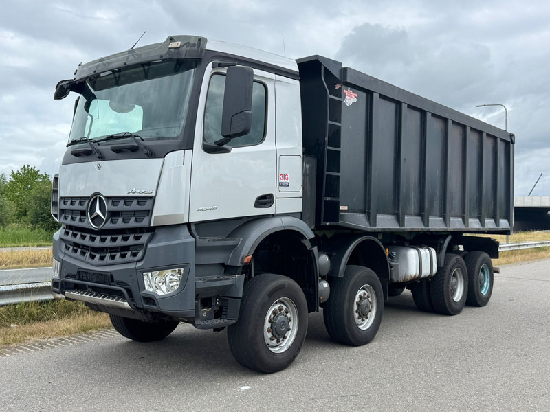 MERCEDESBENZ Arocs 4848 8x8 - Billenőplatós teherautó: 1 kép. MERCEDESBENZ Arocs 4848 8x8 - Billenőplatós teherautó: 1 kép.