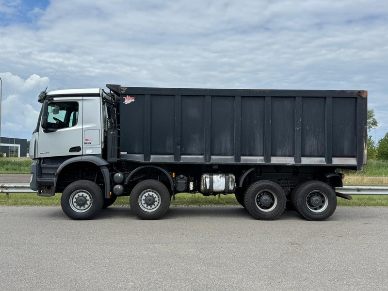 MERCEDESBENZ Arocs 4848 8x8 tipper - Billenőplatós teherautó: 2 kép. MERCEDESBENZ Arocs 4848 8x8 tipper - Billenőplatós teherautó: 2 kép.