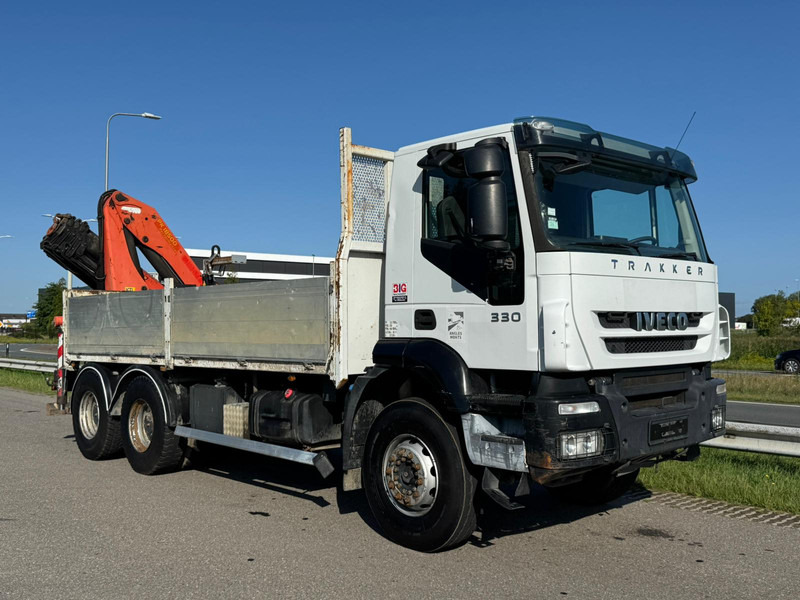 Iveco 330 6x4 with Palfinger PK 18500 crane - Teherautó, Darus autó: 5 kép. Iveco 330 6x4 with Palfinger PK 18500 crane - Teherautó, Darus autó: 5 kép.