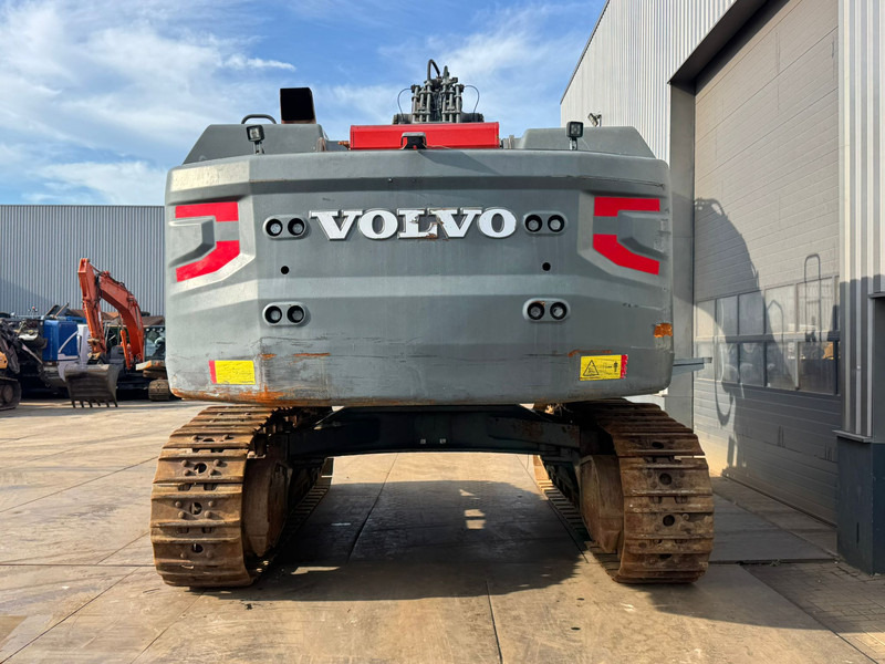 Volvo EC750EL - Lánctalpas kotró: 4 kép. Volvo EC750EL - Lánctalpas kotró: 4 kép.