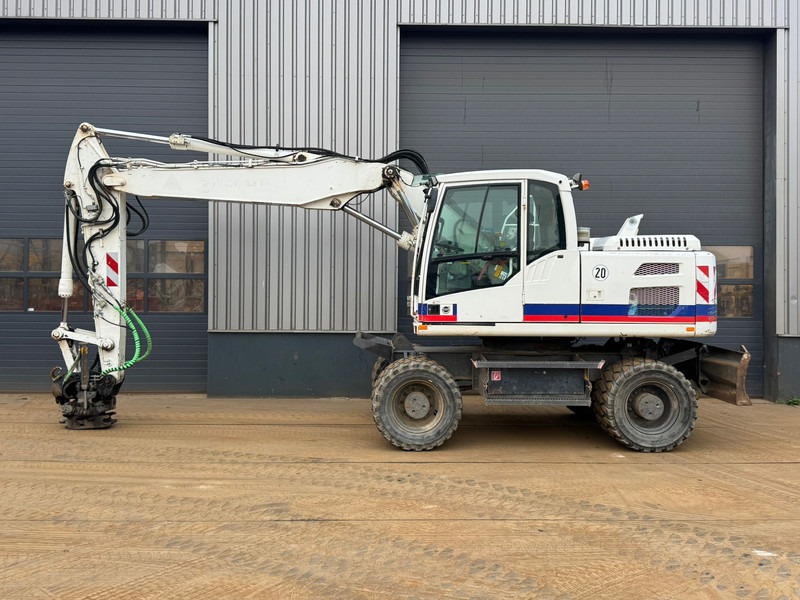Volvo EW160D - Gumikerekes kotró: 1 kép. Volvo EW160D - Gumikerekes kotró: 1 kép.
