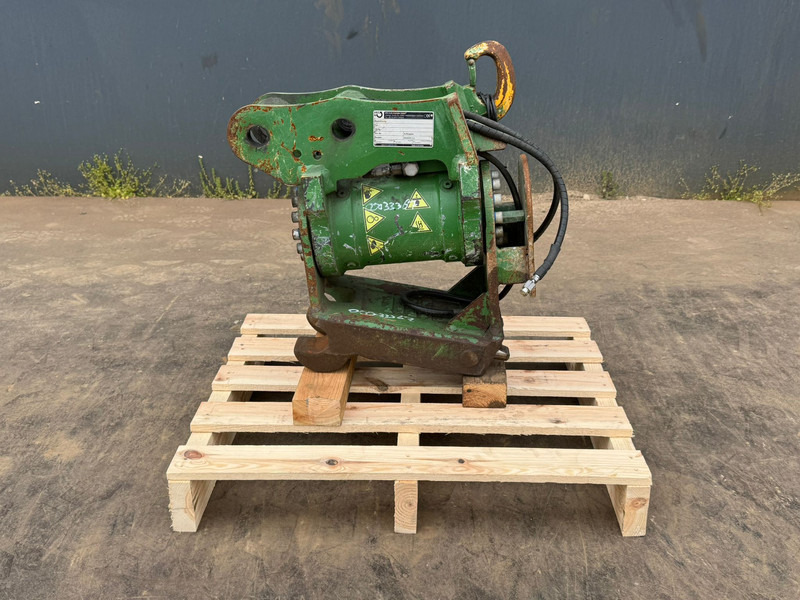 Powertilt Xtra Tilt CAT 302 - Gyorscsatlakozó: 1 kép. Powertilt Xtra Tilt CAT 302 - Gyorscsatlakozó: 1 kép.