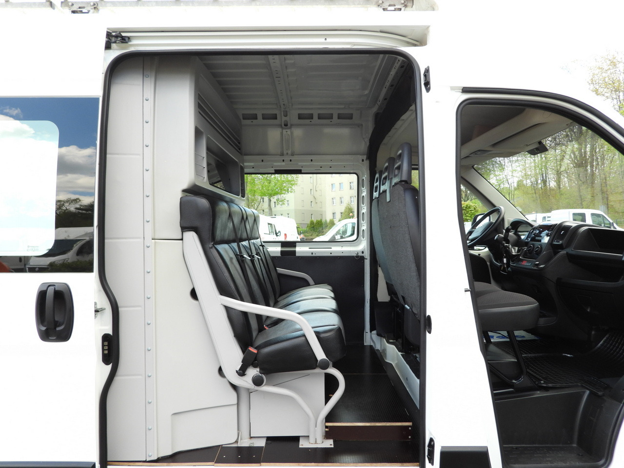 Furgon CITROEN JUMPER BOX DELIVERY VAN 7 SEATS CRUISE CONTROL 120HP: 38 kép. Furgon CITROEN JUMPER BOX DELIVERY VAN 7 SEATS CRUISE CONTROL 120HP: 38 kép.