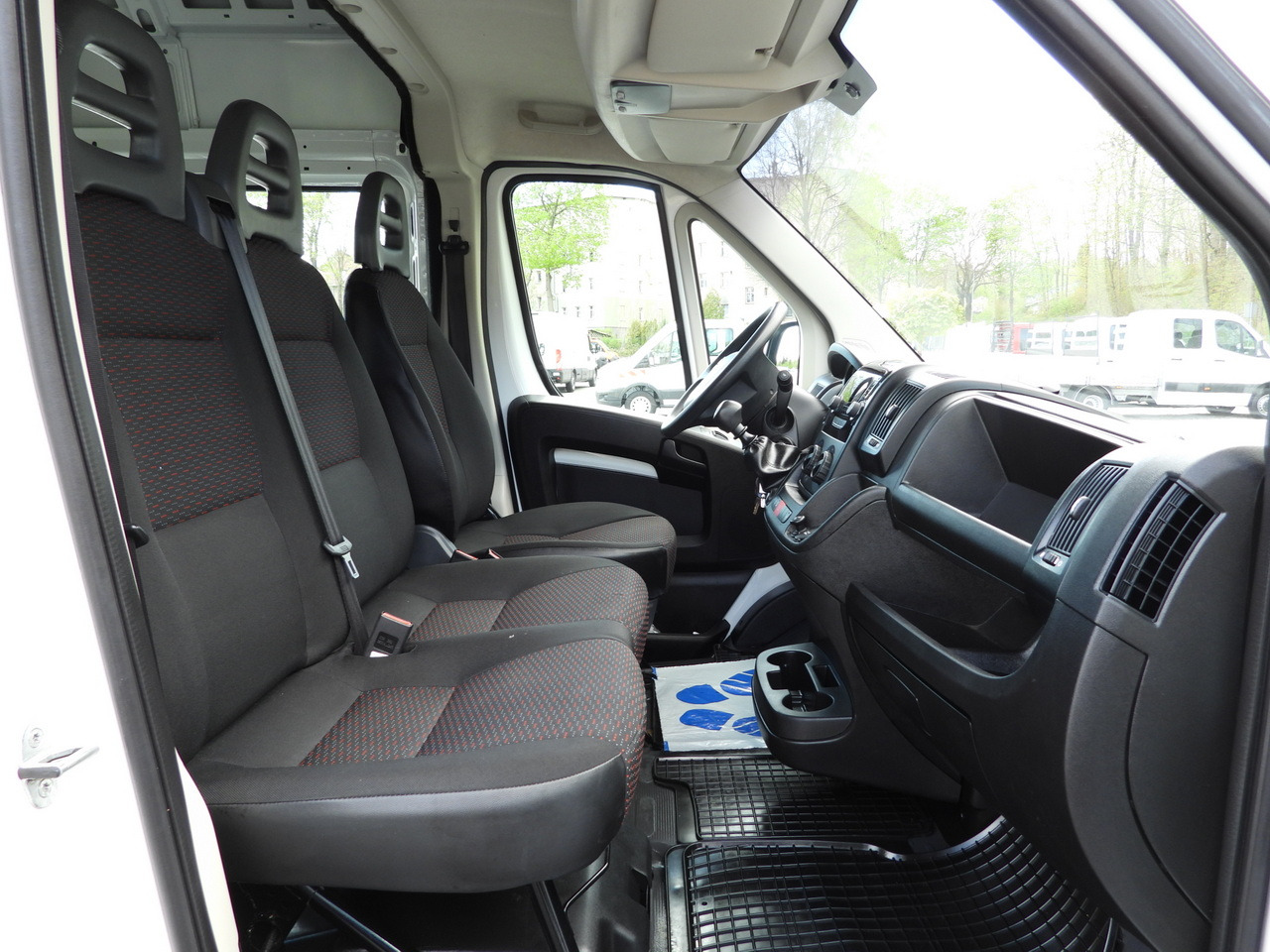 Furgon CITROEN JUMPER BOX DELIVERY VAN 7 SEATS CRUISE CONTROL 120HP: 36 kép. Furgon CITROEN JUMPER BOX DELIVERY VAN 7 SEATS CRUISE CONTROL 120HP: 36 kép.