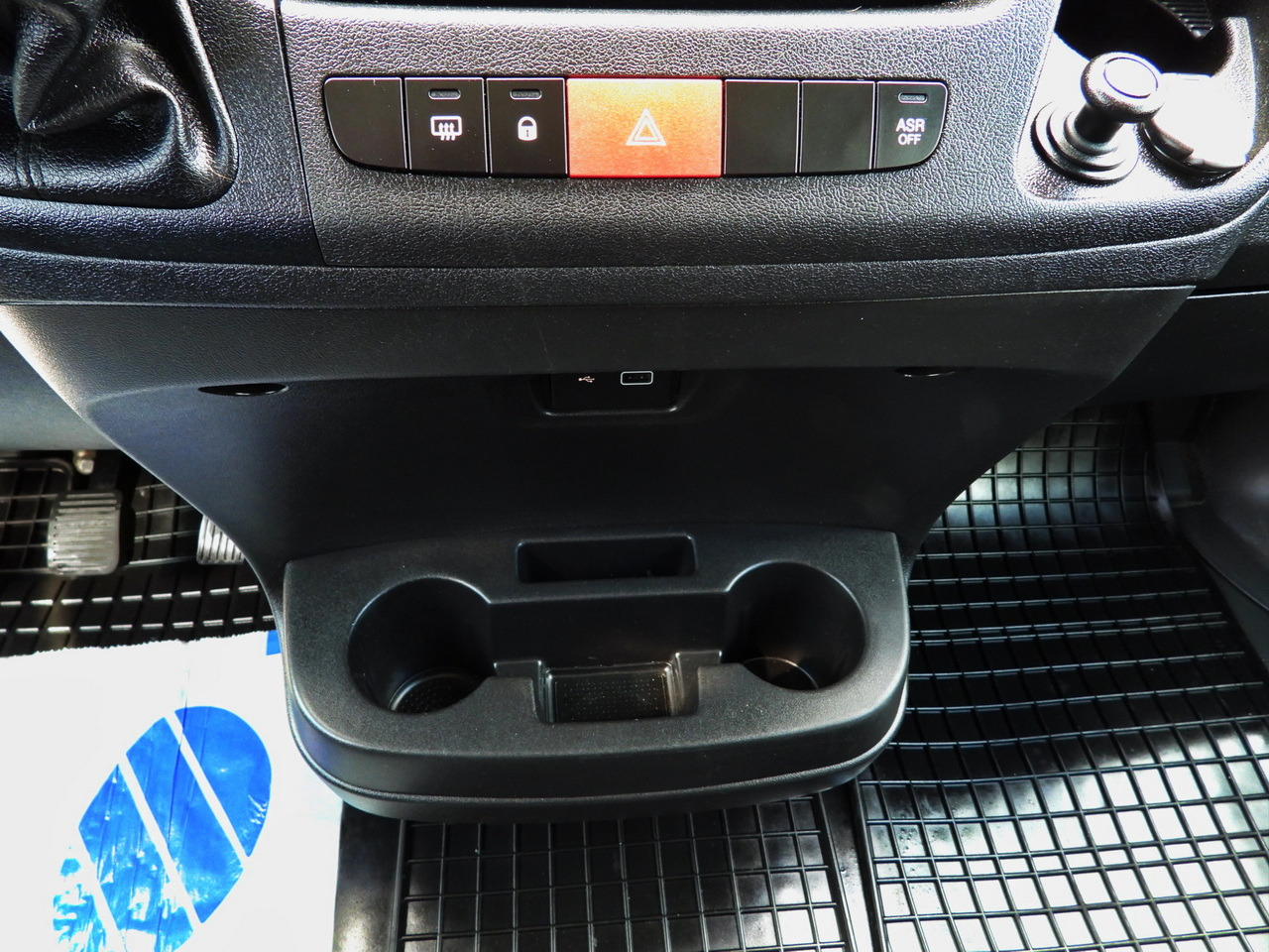 Furgon CITROEN JUMPER BOX DELIVERY VAN 7 SEATS CRUISE CONTROL 120HP: 33 kép. Furgon CITROEN JUMPER BOX DELIVERY VAN 7 SEATS CRUISE CONTROL 120HP: 33 kép.