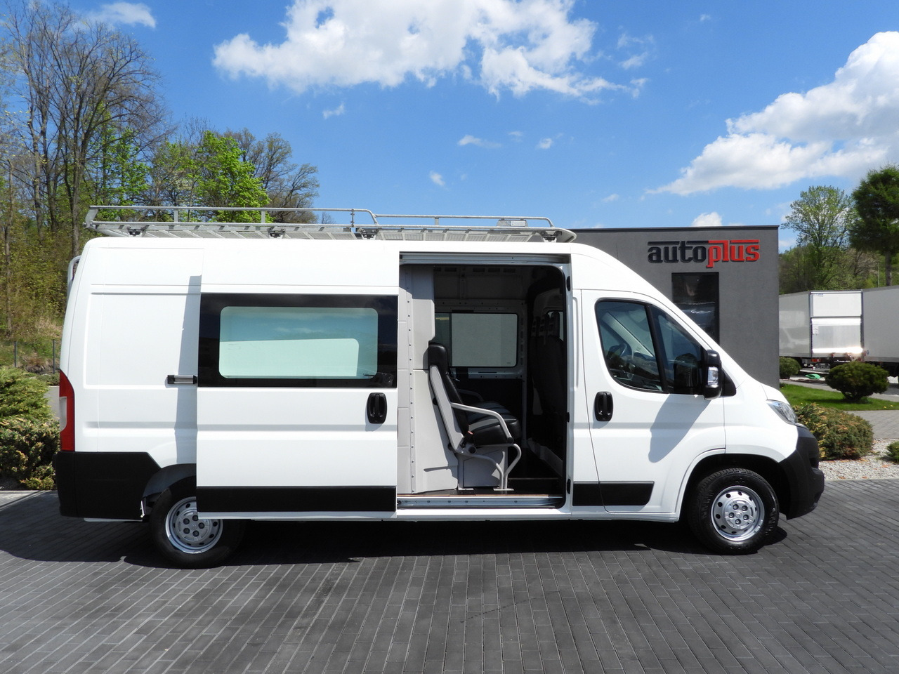 Furgon CITROEN JUMPER BOX DELIVERY VAN 7 SEATS CRUISE CONTROL 120HP: 8 kép. Furgon CITROEN JUMPER BOX DELIVERY VAN 7 SEATS CRUISE CONTROL 120HP: 8 kép.