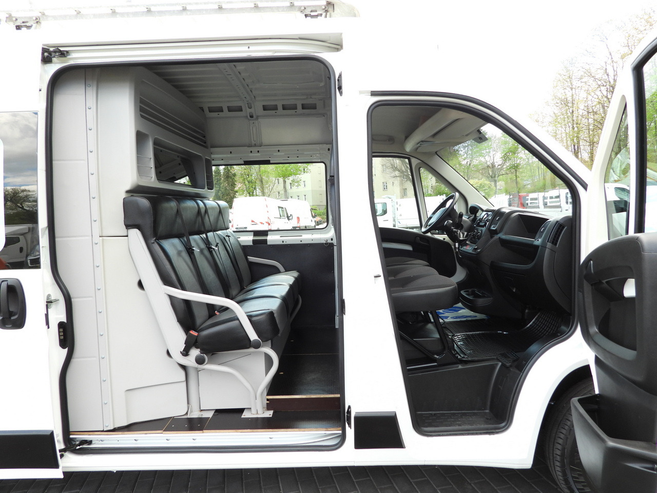 Furgon CITROEN JUMPER BOX DELIVERY VAN 7 SEATS CRUISE CONTROL 120HP: 42 kép. Furgon CITROEN JUMPER BOX DELIVERY VAN 7 SEATS CRUISE CONTROL 120HP: 42 kép.