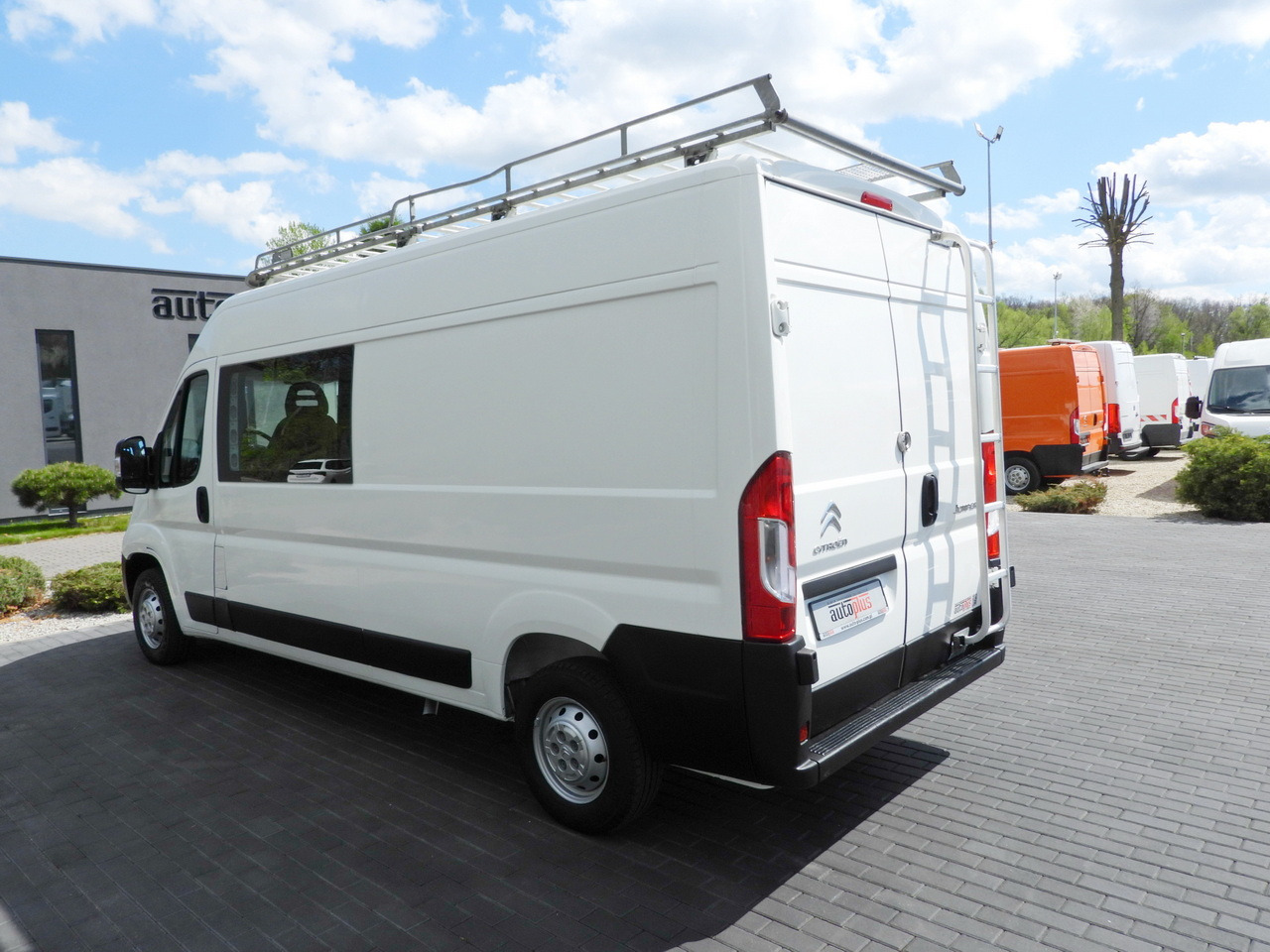 Furgon CITROEN JUMPER BOX DELIVERY VAN 7 SEATS CRUISE CONTROL 120HP: 10 kép. Furgon CITROEN JUMPER BOX DELIVERY VAN 7 SEATS CRUISE CONTROL 120HP: 10 kép.