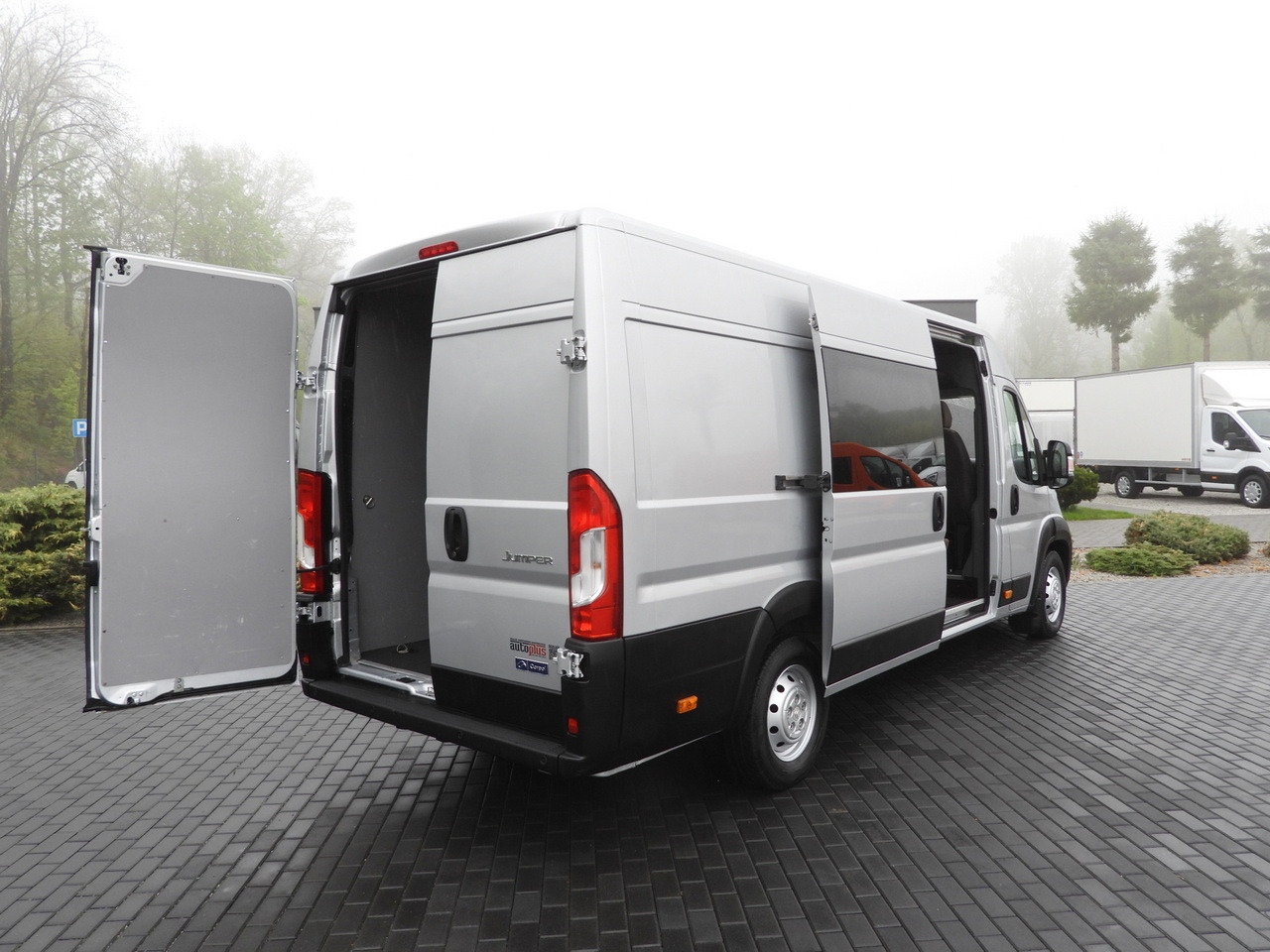 CITROEN JUMPER BOX DELIVERY VAN 7 SEATS CRUISE CONTROL LED LIGHTS AIR CONDITIONING 165HP - Furgon: 3 kép. CITROEN JUMPER BOX DELIVERY VAN 7 SEATS CRUISE CONTROL LED LIGHTS AIR CONDITIONING 165HP - Furgon: 3 kép.