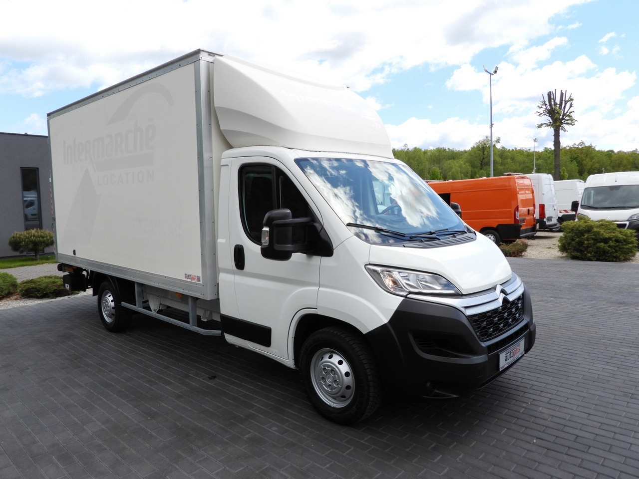 CITROEN JUMPER BOX LIFT 8 PALLETS CRUISE CONTROL NAVIGATION AIR CONDITIONING 165HP - Dobozos kisteherautó: 4 kép. CITROEN JUMPER BOX LIFT 8 PALLETS CRUISE CONTROL NAVIGATION AIR CONDITIONING 165HP - Dobozos kisteherautó: 4 kép.