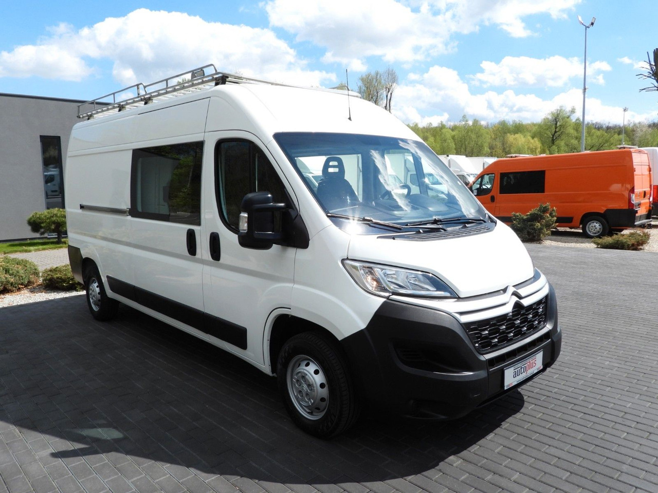 Citroën JUMPER KASTENWAGEN DOPPELKABINE 7 SITZE TEMPOMAT - Furgon, Duplakabinos kisteherautó: 4 kép. Citroën JUMPER KASTENWAGEN DOPPELKABINE 7 SITZE TEMPOMAT - Furgon, Duplakabinos kisteherautó: 4 kép.