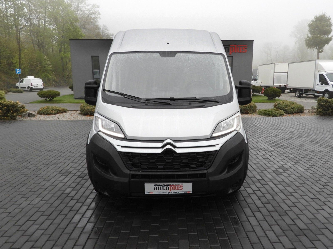 Citroën JUMPER KASTENWAGEN DOPPELKABINE 7 SITZE TEMPOMAT - Furgon, Duplakabinos kisteherautó: 5 kép. Citroën JUMPER KASTENWAGEN DOPPELKABINE 7 SITZE TEMPOMAT - Furgon, Duplakabinos kisteherautó: 5 kép.