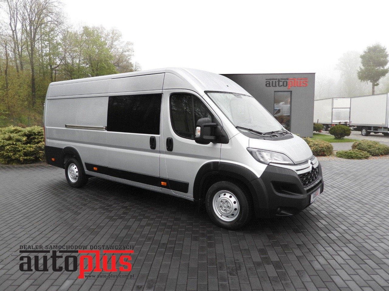 Citroën JUMPER KASTENWAGEN DOPPELKABINE 7 SITZE TEMPOMAT - Furgon, Duplakabinos kisteherautó: 1 kép. Citroën JUMPER KASTENWAGEN DOPPELKABINE 7 SITZE TEMPOMAT - Furgon, Duplakabinos kisteherautó: 1 kép.