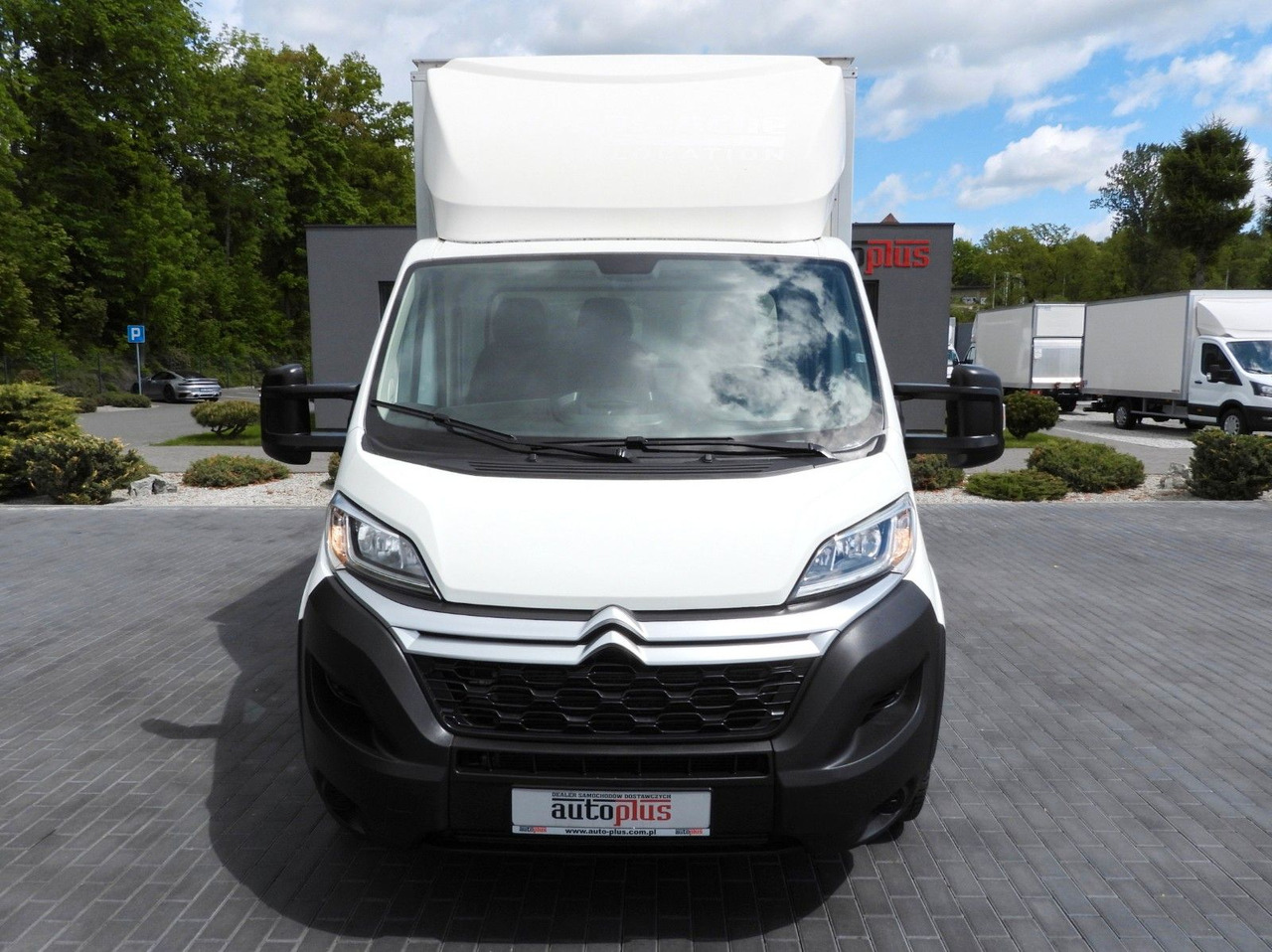 Citroën JUMPER KOFFER AUFZUG 8 PALETTEN TEMPOMAT NAVI Citroën JUMPER KOFFER AUFZUG 8 PALETTEN TEMPOMAT NAVI - Dobozos kisteherautó: 5 kép. Citroën JUMPER KOFFER AUFZUG 8 PALETTEN TEMPOMAT NAVI Citroën JUMPER KOFFER AUFZUG 8 PALETTEN TEMPOMAT NAVI - Dobozos kisteherautó: 5 kép.