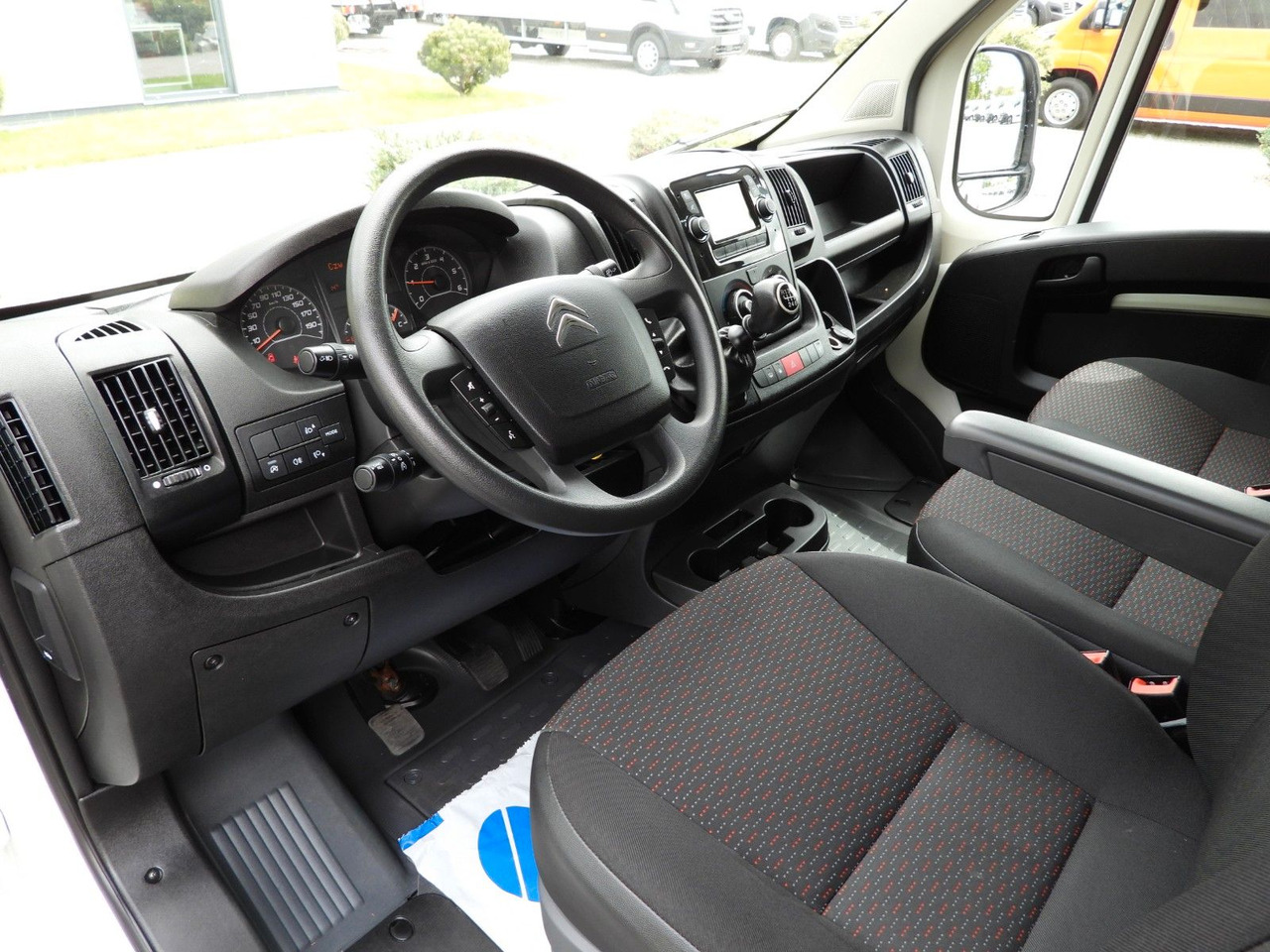 Citroën JUMPER KOFFER AUFZUG 8 PALETTEN TEMPOMAT NAVI Citroën JUMPER KOFFER AUFZUG 8 PALETTEN TEMPOMAT NAVI - Dobozos kisteherautó: 2 kép. Citroën JUMPER KOFFER AUFZUG 8 PALETTEN TEMPOMAT NAVI Citroën JUMPER KOFFER AUFZUG 8 PALETTEN TEMPOMAT NAVI - Dobozos kisteherautó: 2 kép.
