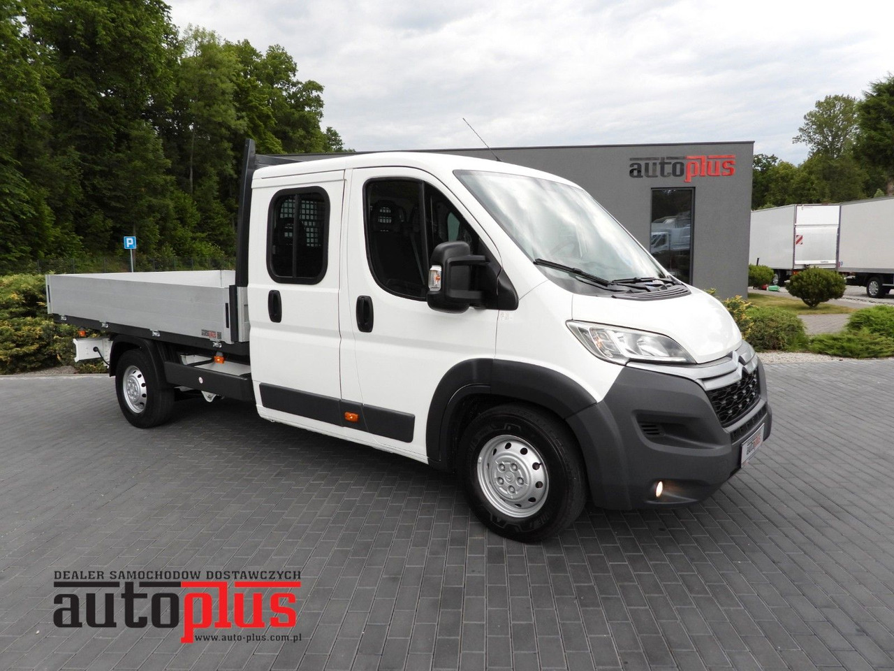 Citroën JUMPER PRITSCHE DOPPELKABINE DOKA 7 SITZE - Platós kisteherautó, Duplakabinos kisteherautó: 1 kép. Citroën JUMPER PRITSCHE DOPPELKABINE DOKA 7 SITZE - Platós kisteherautó, Duplakabinos kisteherautó: 1 kép.