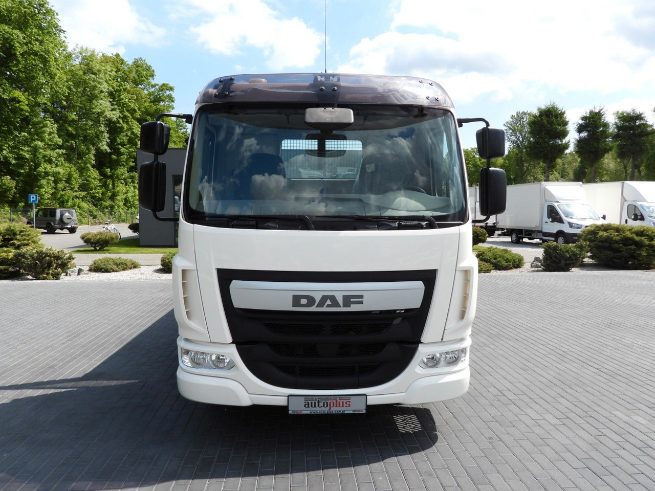 DAF LF 180 DREISEIKIPPER TEMPOMAT AUTOMATIK - Billenőplatós teherautó: 5 kép. DAF LF 180 DREISEIKIPPER TEMPOMAT AUTOMATIK - Billenőplatós teherautó: 5 kép.