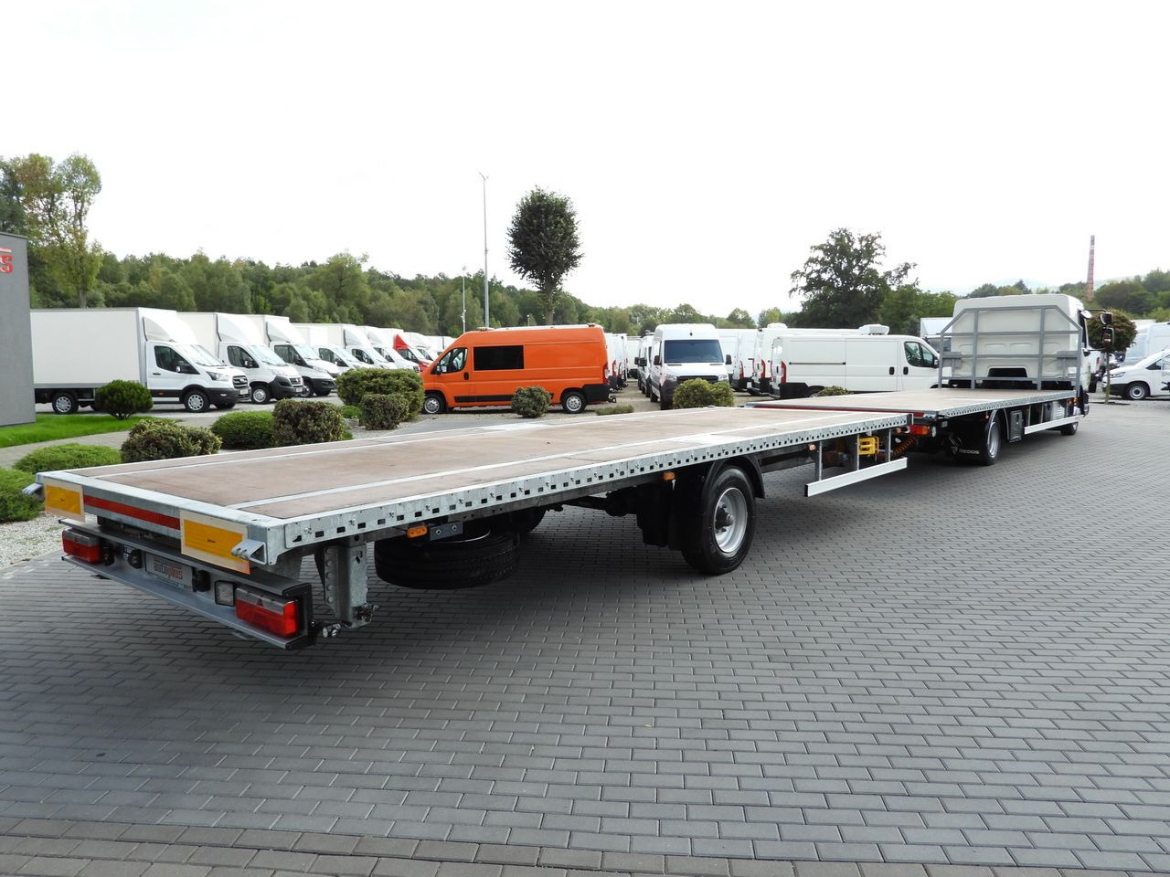 DAF LF 230 CONTAINER CARRIER PLATFORM + TRAILER WEBASTO CRUISE CONTROL LED LIGHTS PNEUMATICS AUTOMATIC TRANSMISSION TWIN WHEELS AIR CONDITIONING 230HP - Cserefelépítményes teherautó: 3 kép. DAF LF 230 CONTAINER CARRIER PLATFORM + TRAILER WEBASTO CRUISE CONTROL LED LIGHTS PNEUMATICS AUTOMATIC TRANSMISSION TWIN WHEELS AIR CONDITIONING 230HP - Cserefelépítményes teherautó: 3 kép.