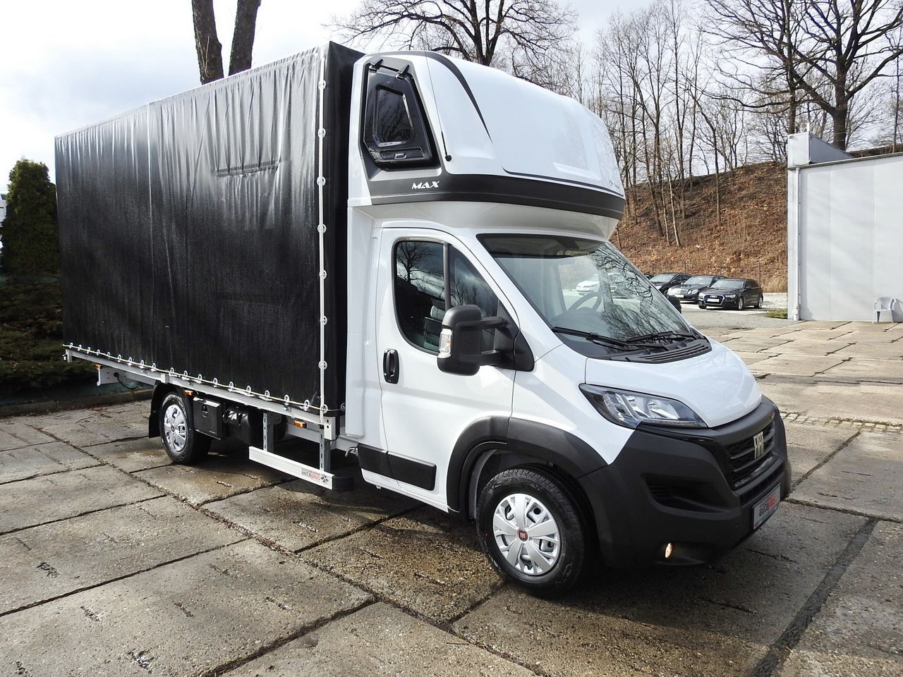 FIAT DUCATO - Ponyvás kisteherautó: 4 kép. FIAT DUCATO - Ponyvás kisteherautó: 4 kép.