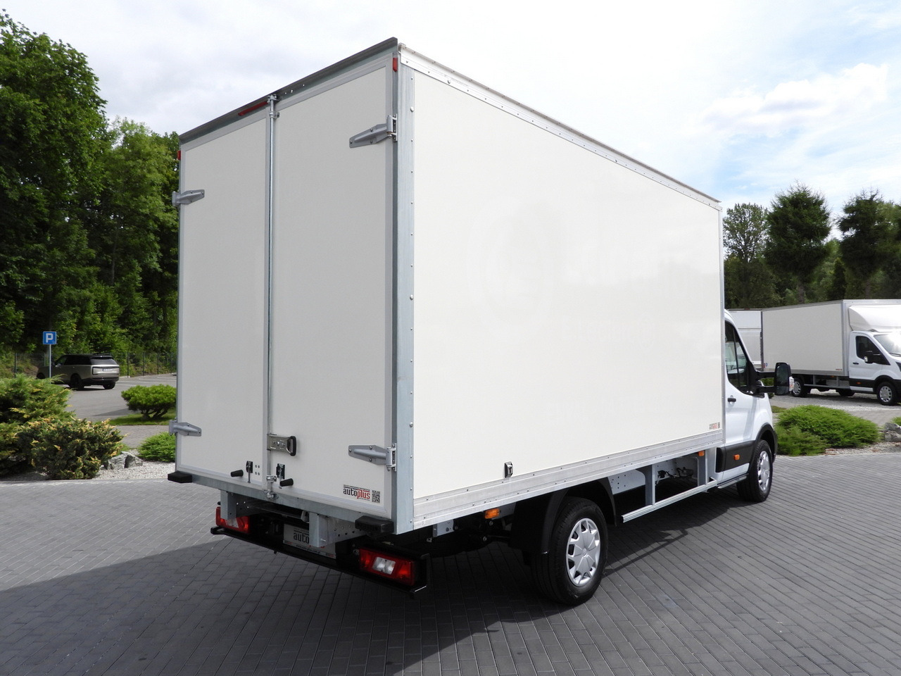 FORD TRANSIT BOX 8 PALLETS CRUISE CONTROL AIR CONDITIONING 130HP - Dobozos kisteherautó: 3 kép. FORD TRANSIT BOX 8 PALLETS CRUISE CONTROL AIR CONDITIONING 130HP - Dobozos kisteherautó: 3 kép.
