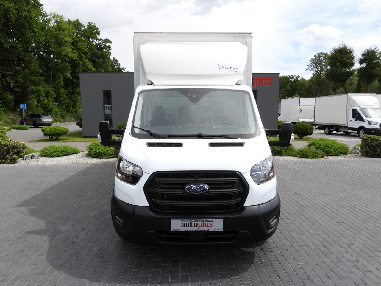 FORD TRANSIT BOX 8 PALLETS CRUISE CONTROL AIR CONDITIONING 130HP - Dobozos kisteherautó: 5 kép. FORD TRANSIT BOX 8 PALLETS CRUISE CONTROL AIR CONDITIONING 130HP - Dobozos kisteherautó: 5 kép.