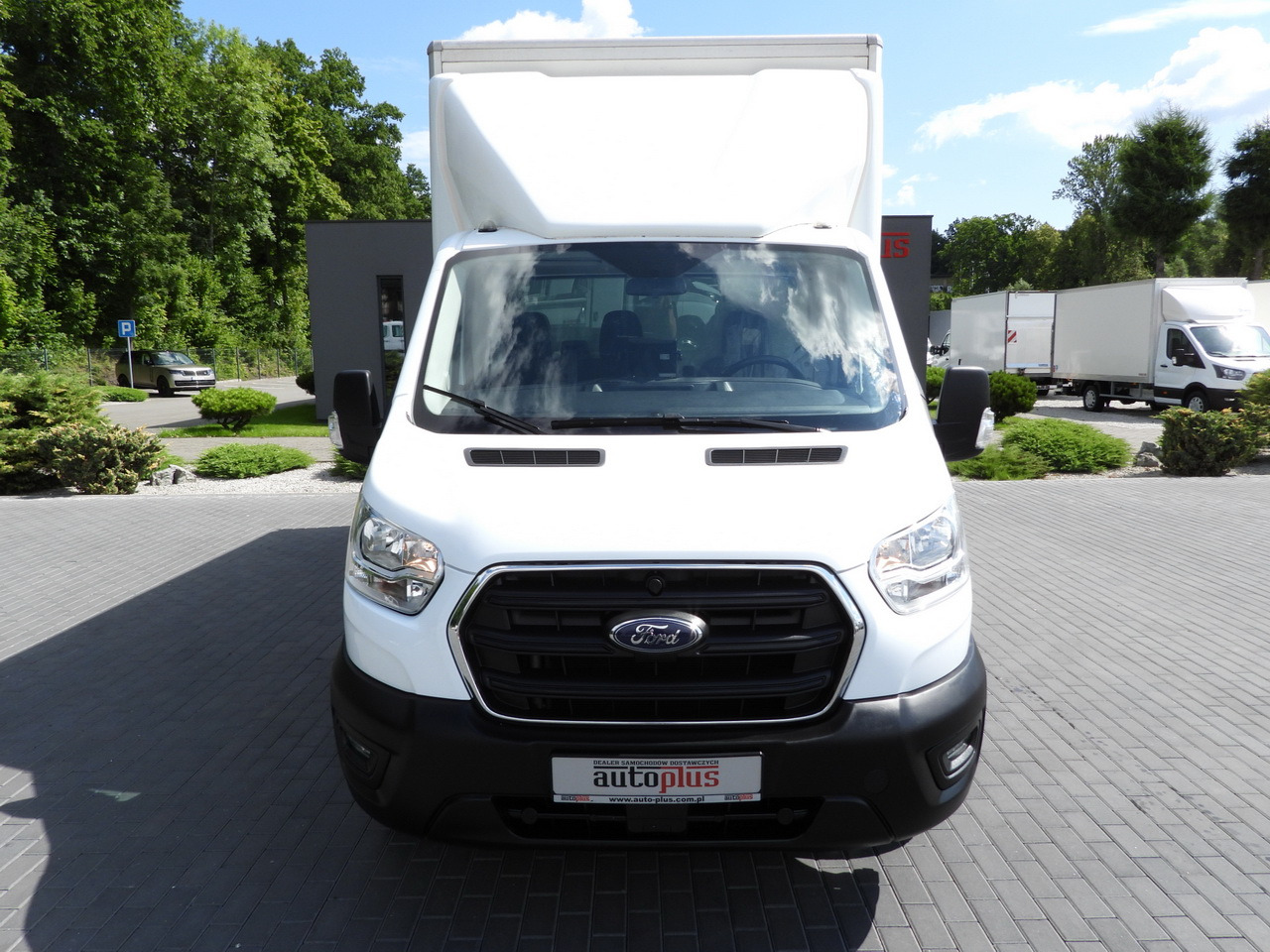 FORD TRANSIT BOX LIFT 8 PALLETS CRUISE CONTROL LED LIGHTS TWIN WHEELS AIR CONDITIONING 130HP - Dobozos kisteherautó: 5 kép. FORD TRANSIT BOX LIFT 8 PALLETS CRUISE CONTROL LED LIGHTS TWIN WHEELS AIR CONDITIONING 130HP - Dobozos kisteherautó: 5 kép.