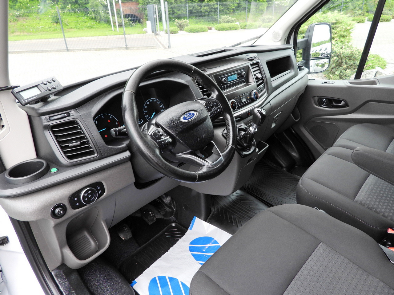 FORD TRANSIT BOX / REFRIGERATOR BOX 5*C / CRUISE CONTROL LED LIGHTS TWIN WHEELS AIR CONDITIONING 130HP - Hűtős kisteherautó: 2 kép. FORD TRANSIT BOX / REFRIGERATOR BOX 5*C / CRUISE CONTROL LED LIGHTS TWIN WHEELS AIR CONDITIONING 130HP - Hűtős kisteherautó: 2 kép.