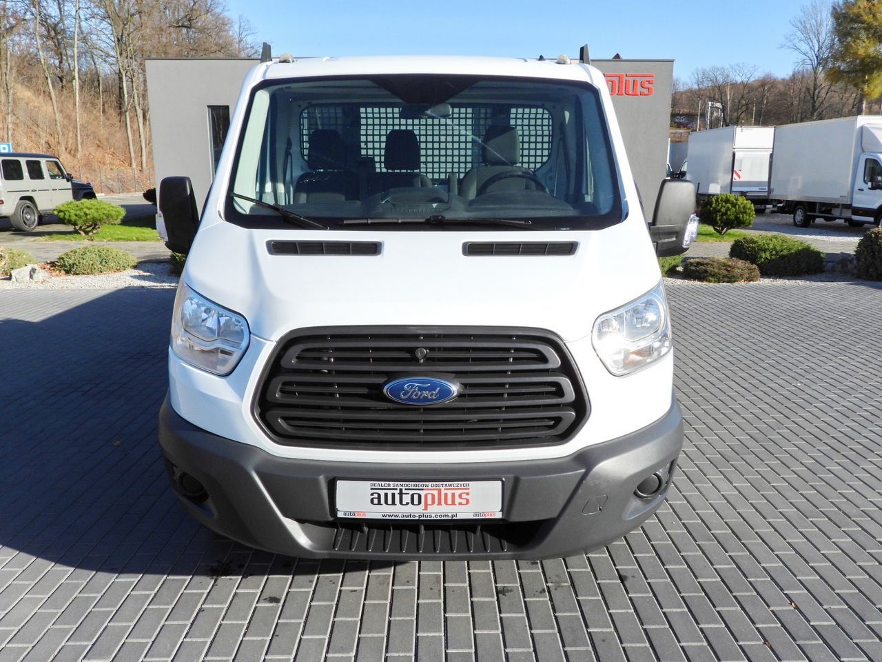 FORD TRANSIT STAKE BODY 8 PALLETS TWIN WHEELS AIR CONDITIONING 155HP - Platós kisteherautó: 5 kép. FORD TRANSIT STAKE BODY 8 PALLETS TWIN WHEELS AIR CONDITIONING 155HP - Platós kisteherautó: 5 kép.