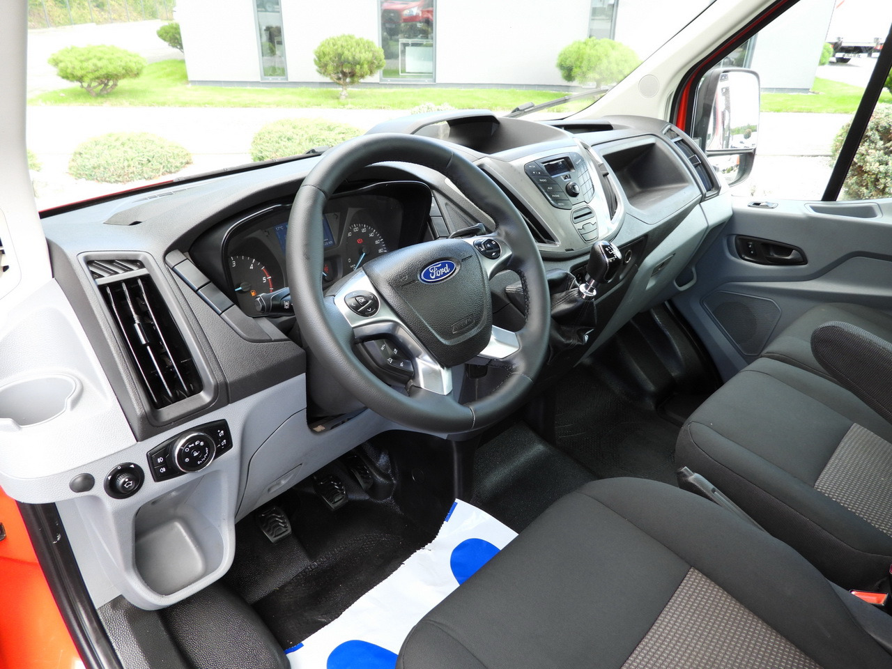 FORD TRANSIT TIPPER CRUISE CONTROL LED LIGHTS TWIN WHEELS AIR CONDITIONING 170HP - Billenőplatós kisteherautó: 2 kép. FORD TRANSIT TIPPER CRUISE CONTROL LED LIGHTS TWIN WHEELS AIR CONDITIONING 170HP - Billenőplatós kisteherautó: 2 kép.