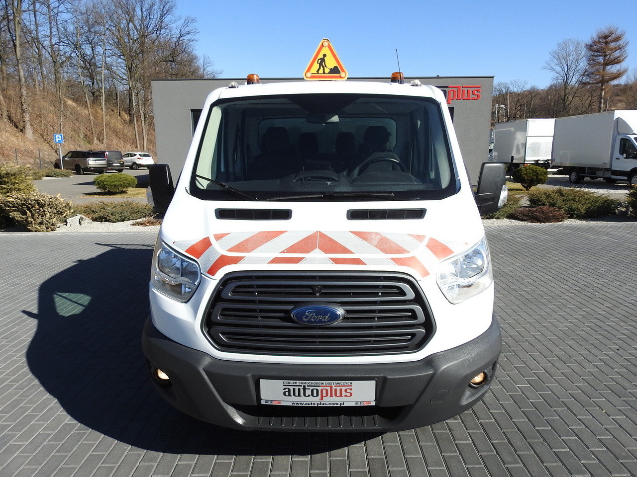 FORD TRANSIT TIPPER DOUBLE CABIN DOKA 6 SEATS CRUISE CONTROL AIR CONDITIONING 130HP - Billenőplatós kisteherautó: 5 kép. FORD TRANSIT TIPPER DOUBLE CABIN DOKA 6 SEATS CRUISE CONTROL AIR CONDITIONING 130HP - Billenőplatós kisteherautó: 5 kép.